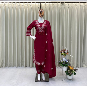 *DESIGNER WEAR EXCLUSIVE AND COMFORTABLE SUIT IN REYON SLUB COTTON FABRIC TOP PANT WITH Dupata